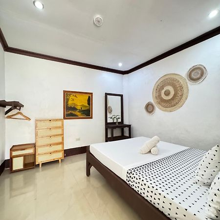 Aquaholik Traveler'S Lodge El Nido Bagian luar foto