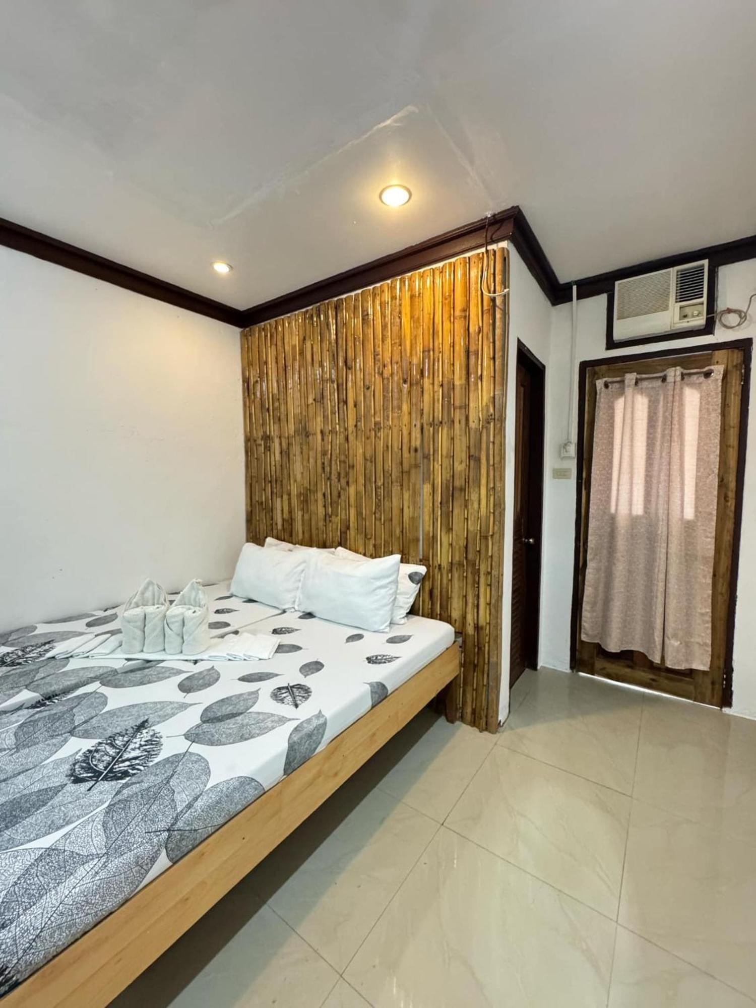 Aquaholik Traveler'S Lodge El Nido Bagian luar foto